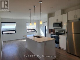 144 Watson Rd N in Guelph, ON - Building Photo