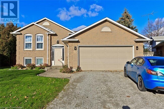13 Brittany Ct in St Catharines, ON - Building Photo - Building Photo