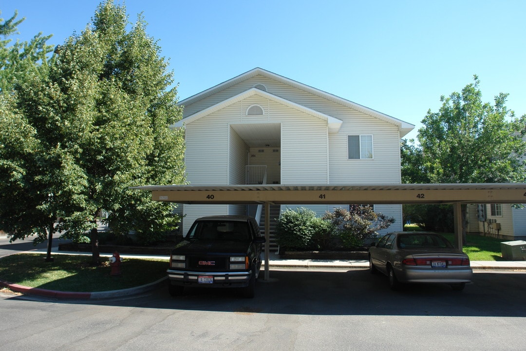 4823 N Charm Ln in Boise, ID - Foto de edificio