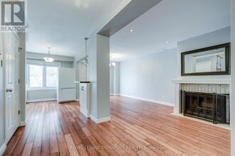 6359 Plowmans Heath in Mississauga, ON - Building Photo - Building Photo