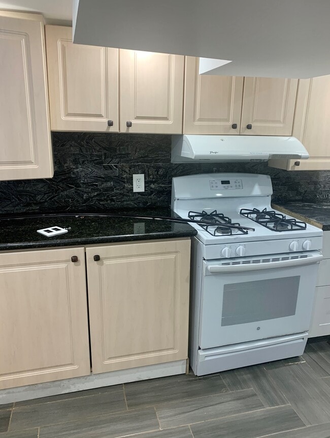 property at 39 Rowntree Ave