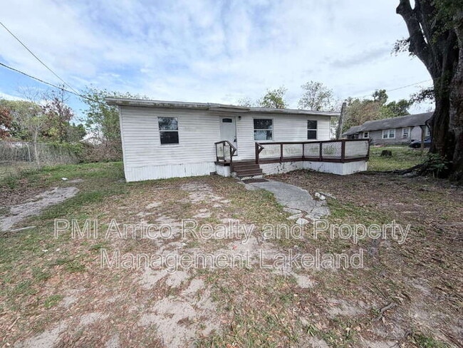 property at 815 N Davis Ave