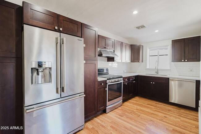 property at 1950 W Palm Ln