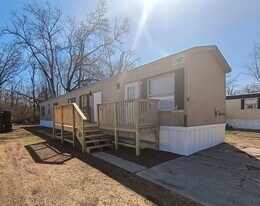 42 Deerwood Park in Centralia, IL - Building Photo