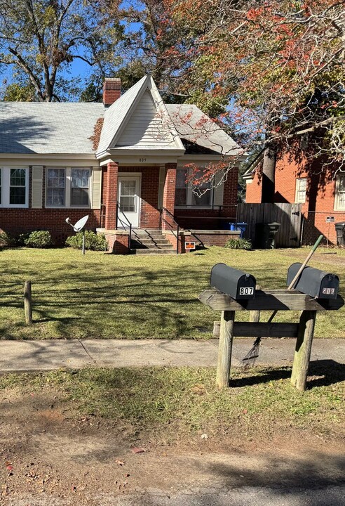 809 Cedar Terrace in Columbia, SC - Building Photo