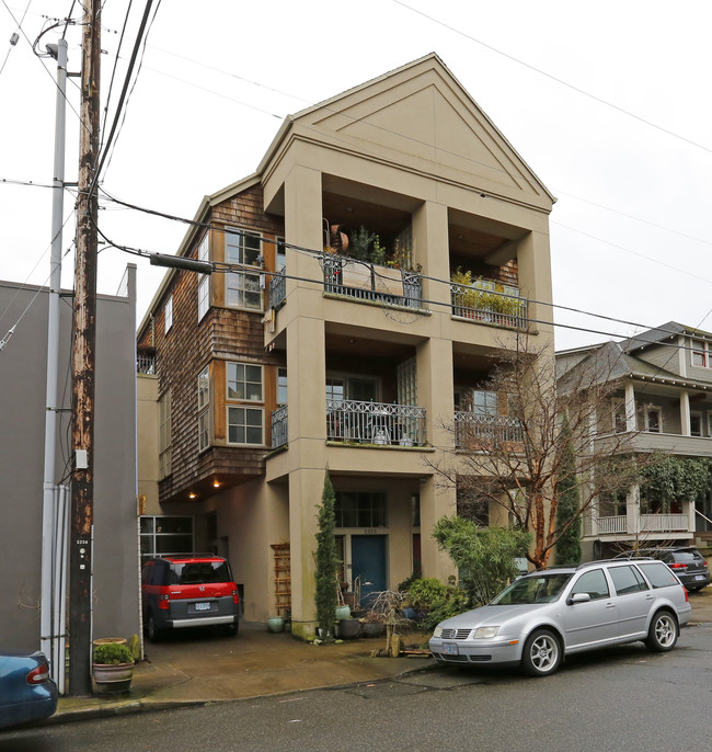 2520 NW Upshur St in Portland, OR - Building Photo - Building Photo