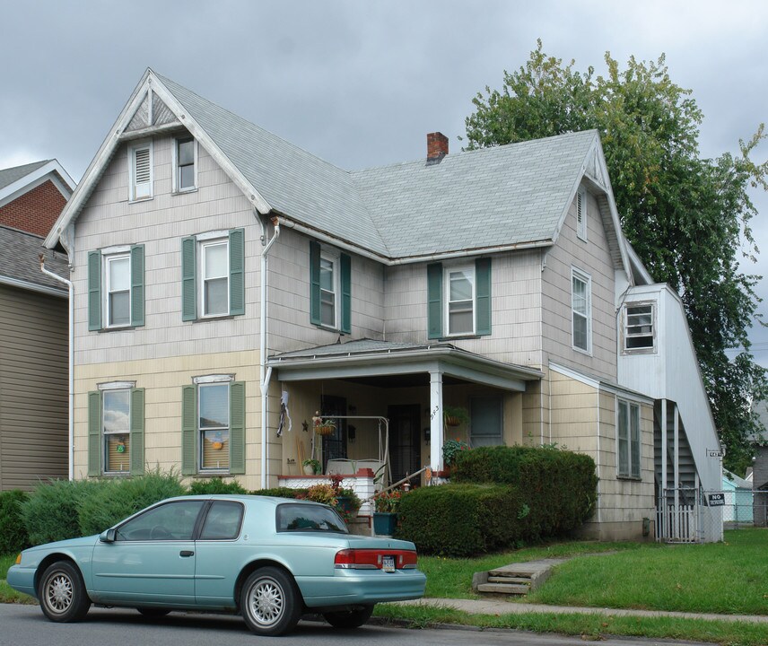 943-943 1/2 E 3rd St in Williamsport, PA - Building Photo