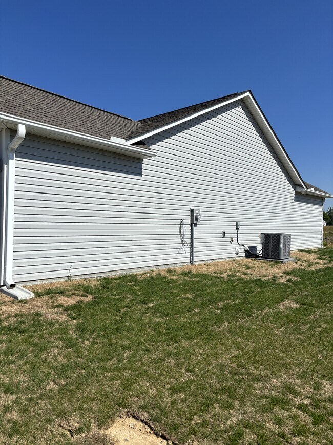 100 Bradfield Cir in Dunn, NC - Building Photo - Building Photo