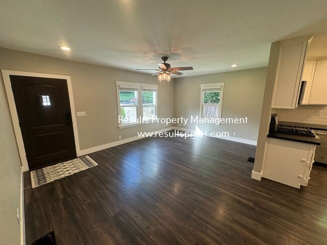 2196 Griffith Ln in Penryn, CA - Building Photo - Building Photo