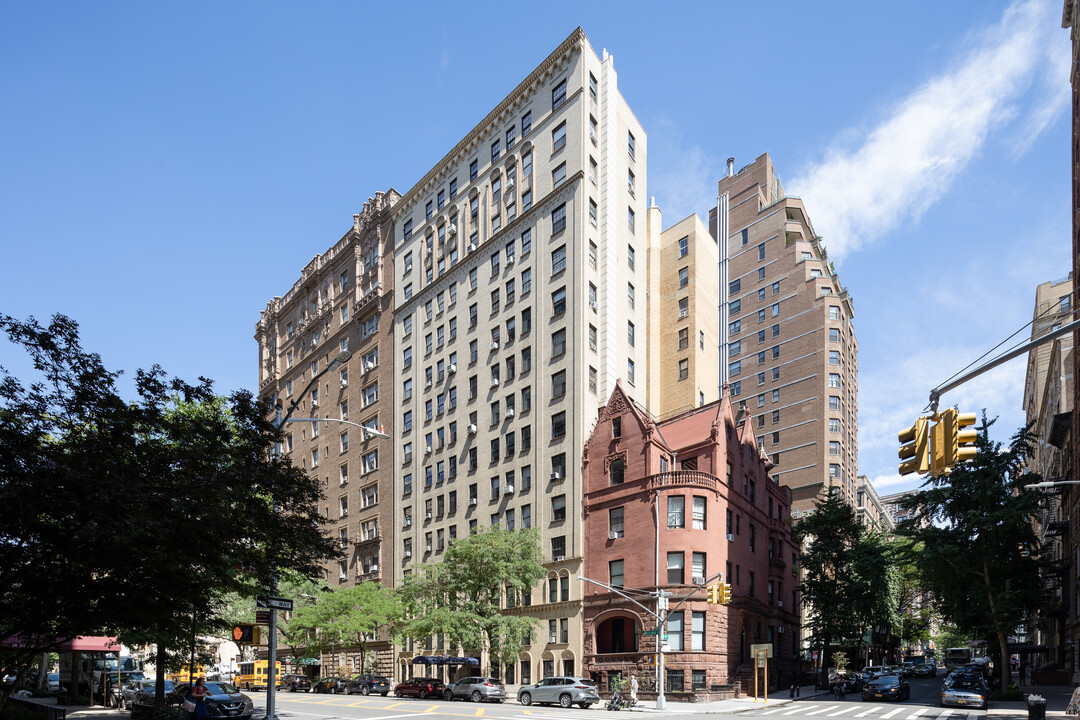 The Crestmont in New York, NY - Building Photo