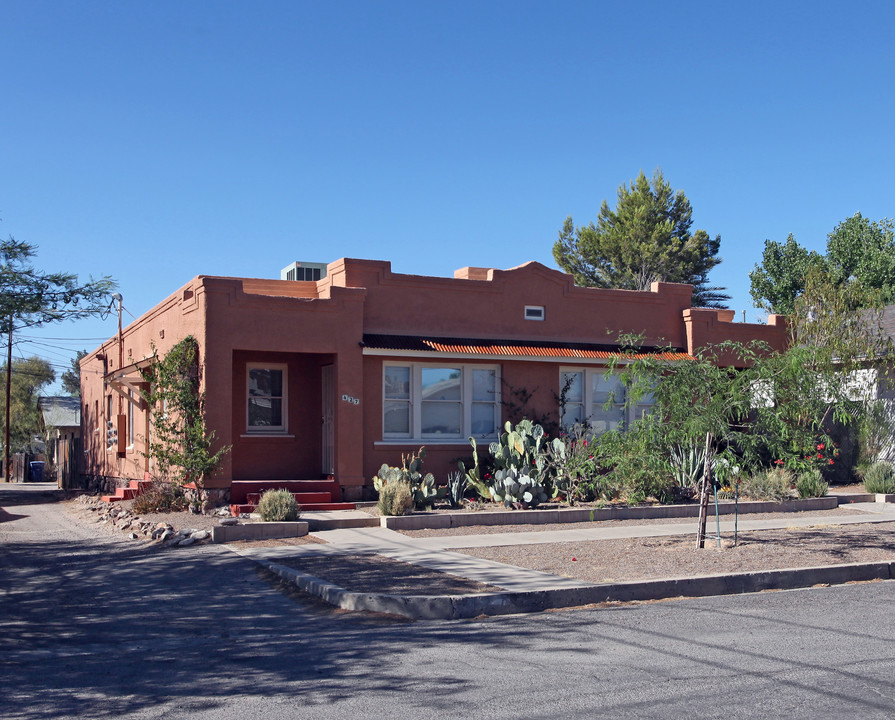 427 E Helen St in Tucson, AZ - Building Photo