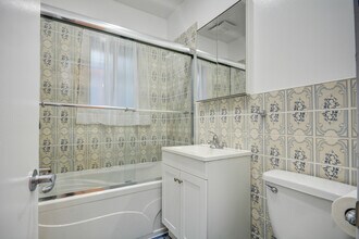 2959 Somerset Rue in St. Laurent, QC - Building Photo - Building Photo