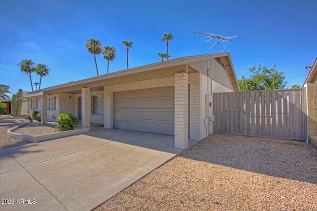 4628 E Sharon Dr in Phoenix, AZ - Building Photo - Building Photo