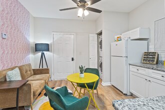 987 Dimmock St SW in Atlanta, GA - Building Photo - Building Photo