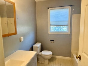 185 Manville Hill Rd, Unit 302 in Cumberland, RI - Building Photo - Building Photo