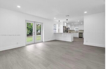 1402 NW 19th St in Fort Lauderdale, FL - Foto de edificio - Building Photo