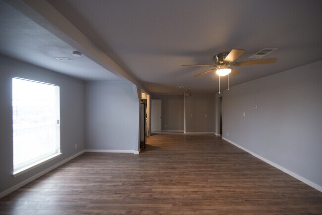 1200 Walnut Ave in Austin, TX - Building Photo - Building Photo
