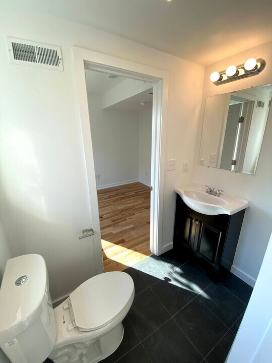 1537 Cecil B. Moore Ave in Philadelphia, PA - Foto de edificio