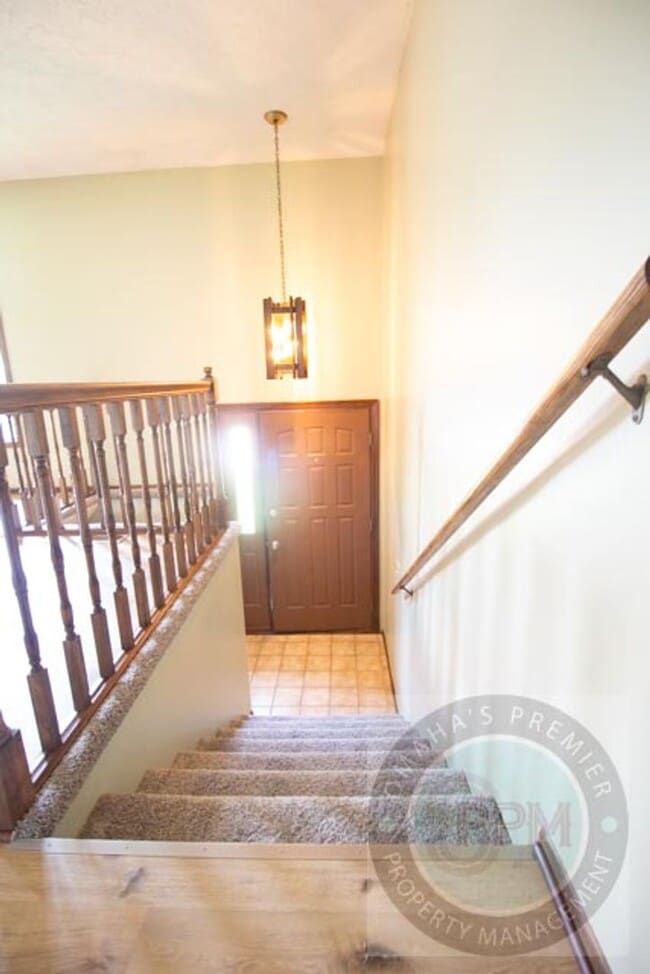 15134 Farnam Cir in Omaha, NE - Foto de edificio - Building Photo