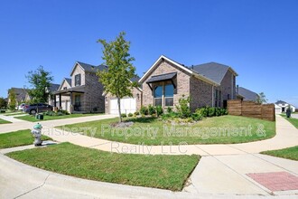 1000 Warner Rdg in Northlake, TX - Building Photo - Building Photo