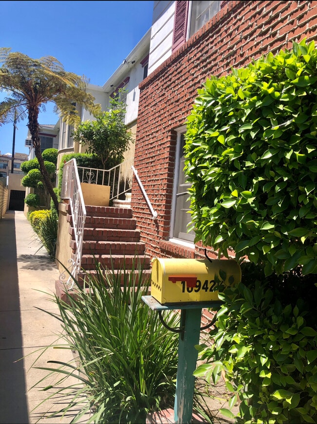 10942 Moorpark St, Unit 1