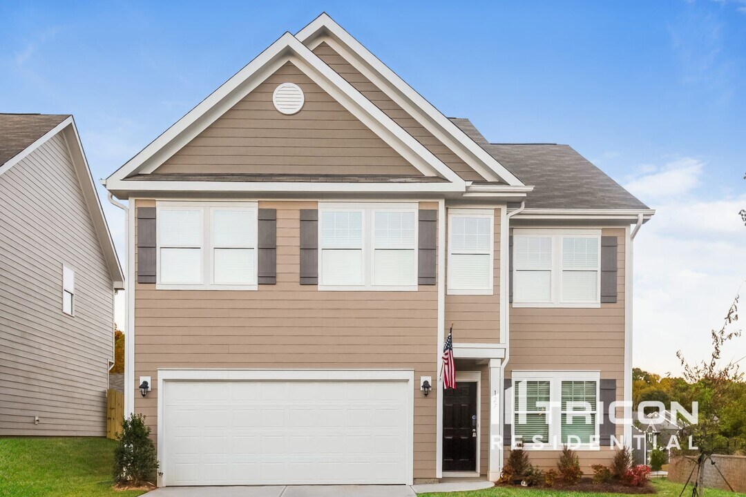 127 Halesworth Rd in Mooresville, NC - Building Photo
