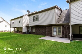 141 Colony Park Ln in Locust Grove, GA - Foto de edificio - Building Photo