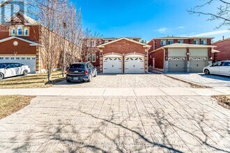 133 Bernard Ave in Richmond Hill, ON - Building Photo - Building Photo