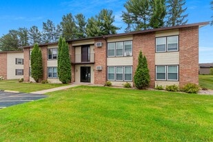 Woodfield Circle in Wausau, WI - Building Photo