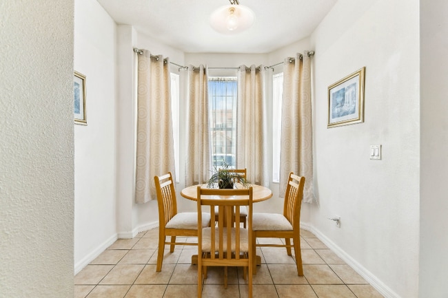 1180 S Beach Cir in Kissimmee, FL - Building Photo - Building Photo