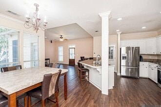5218 Eastbay Dr in Baton Rouge, LA - Building Photo - Building Photo