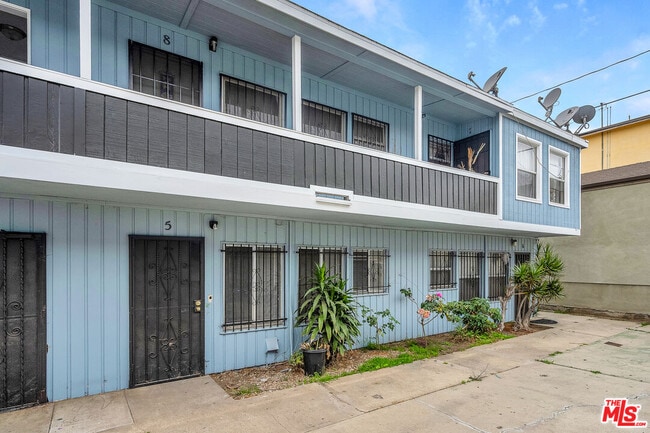 property at 522 E Kelso St