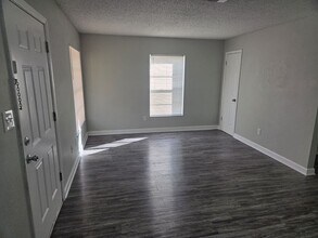 2322 W St John St in Tampa, FL - Building Photo - Building Photo