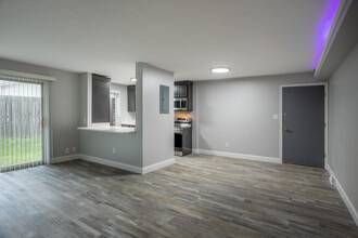 TERRA – Parma Heights in Parma Heights, OH - Foto de edificio - Interior Photo