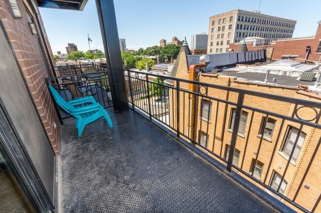 950 W Leland Ave-Unit -503B in Chicago, IL - Building Photo - Building Photo
