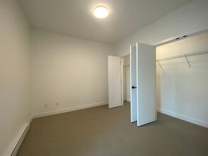 32828 Landeau Pl in Abbotsford, BC - Building Photo - Building Photo