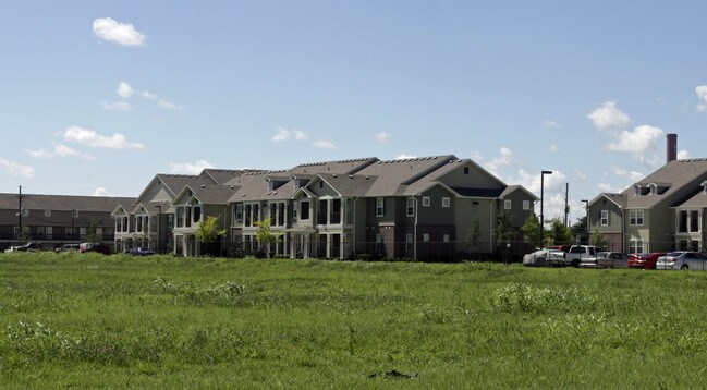 Parc Place Apartments in Chalmette, LA - Building Photo - Building Photo