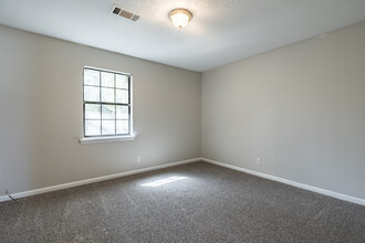 Magnolia Terrace in Macon, GA - Building Photo - Interior Photo