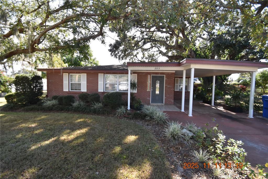 205 Garland Ave in Seffner, FL - Building Photo