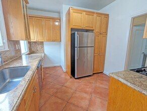 335 N Orange Grove Ave in Los Angeles, CA - Foto de edificio - Building Photo