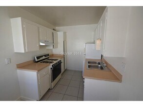 2022 Castleberry Ln in Las Vegas, NV - Building Photo - Interior Photo