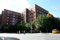 42-02 Kissena Blvd in Flushing, NY - Building Photo - Building Photo