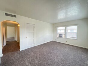 2912 Sunset Ave in Bakersfield, CA - Building Photo - Building Photo