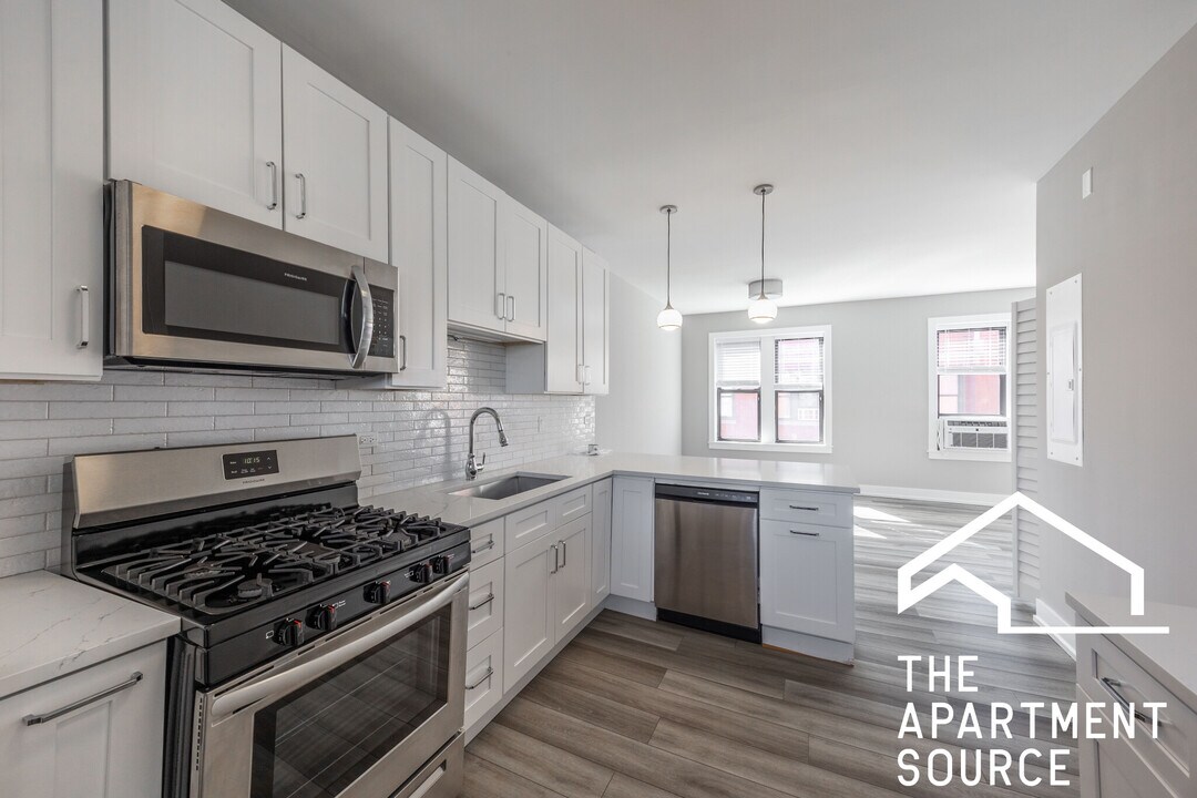 3943 N Janssen Ave, Unit S2 in Chicago, IL - Foto de edificio