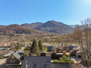 168 Valley Creek Dr in Maggie Valley, NC - Building Photo - Building Photo