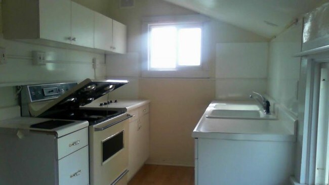 519 4th St-Unit -# 4 in Cheney, WA - Building Photo - Building Photo