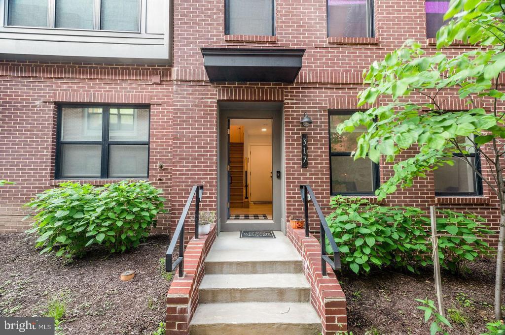 317 Riggs Pk Pl NE in Washington, DC - Building Photo