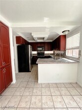 10133 Basalt Hollow Ave in Las Vegas, NV - Building Photo - Building Photo
