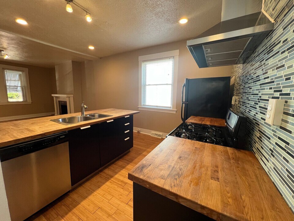 115 Cologne St in Pittsburgh, PA - Building Photo