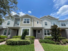 7742 Bowery Dr in Oakland, FL - Building Photo